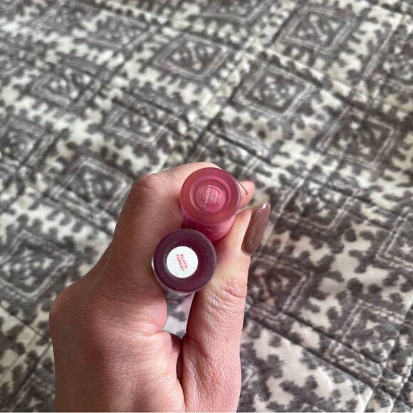 Makeup Revolution Cherry and Peach Lip Gloss Set - Picture 3 of 3